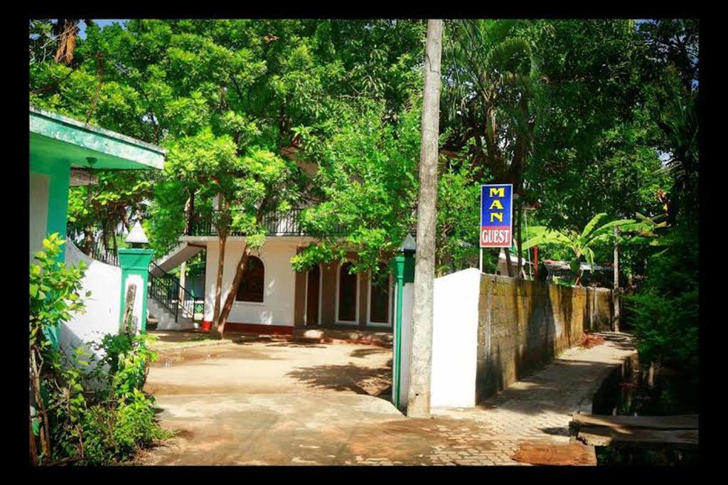 Man Guest Polonnaruwa Hotel Exterior foto