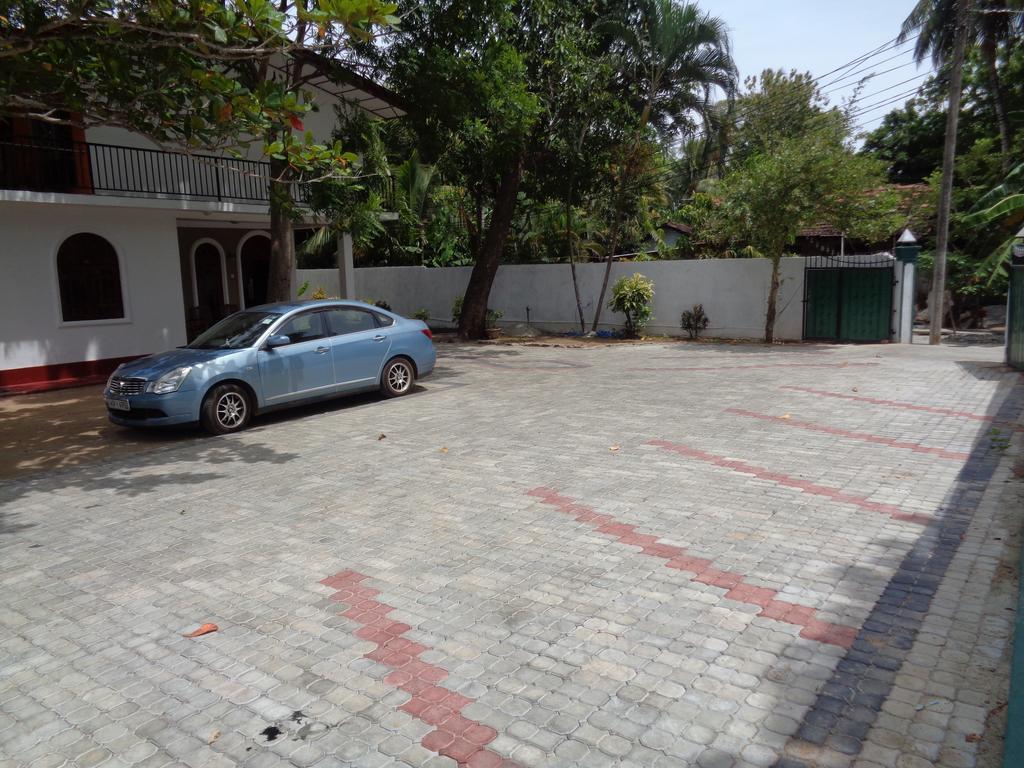 Man Guest Polonnaruwa Hotel Exterior foto