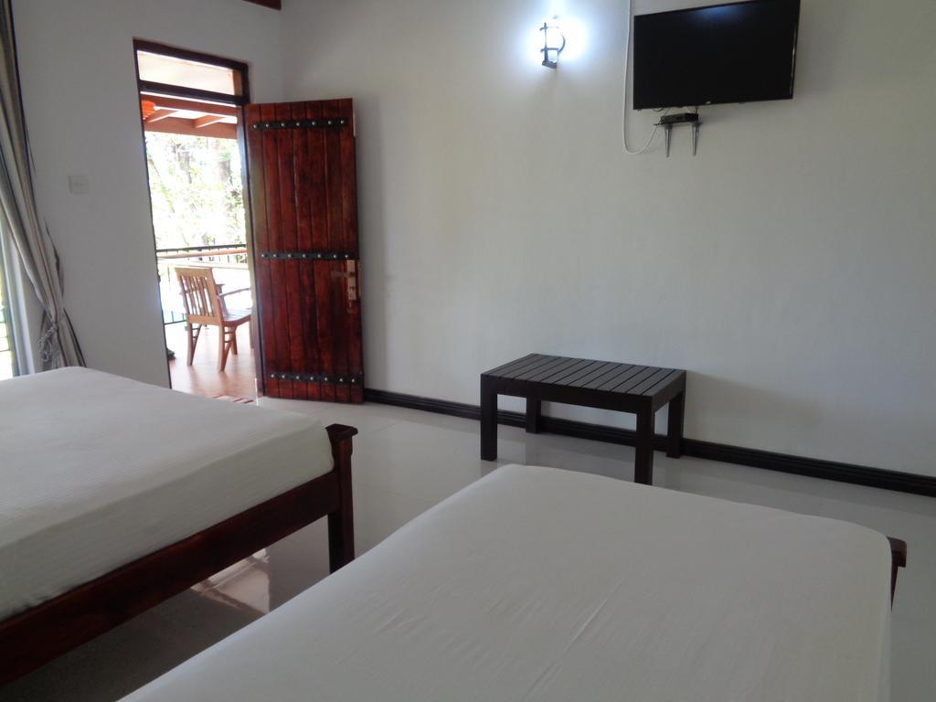 Man Guest Polonnaruwa Hotel Exterior foto