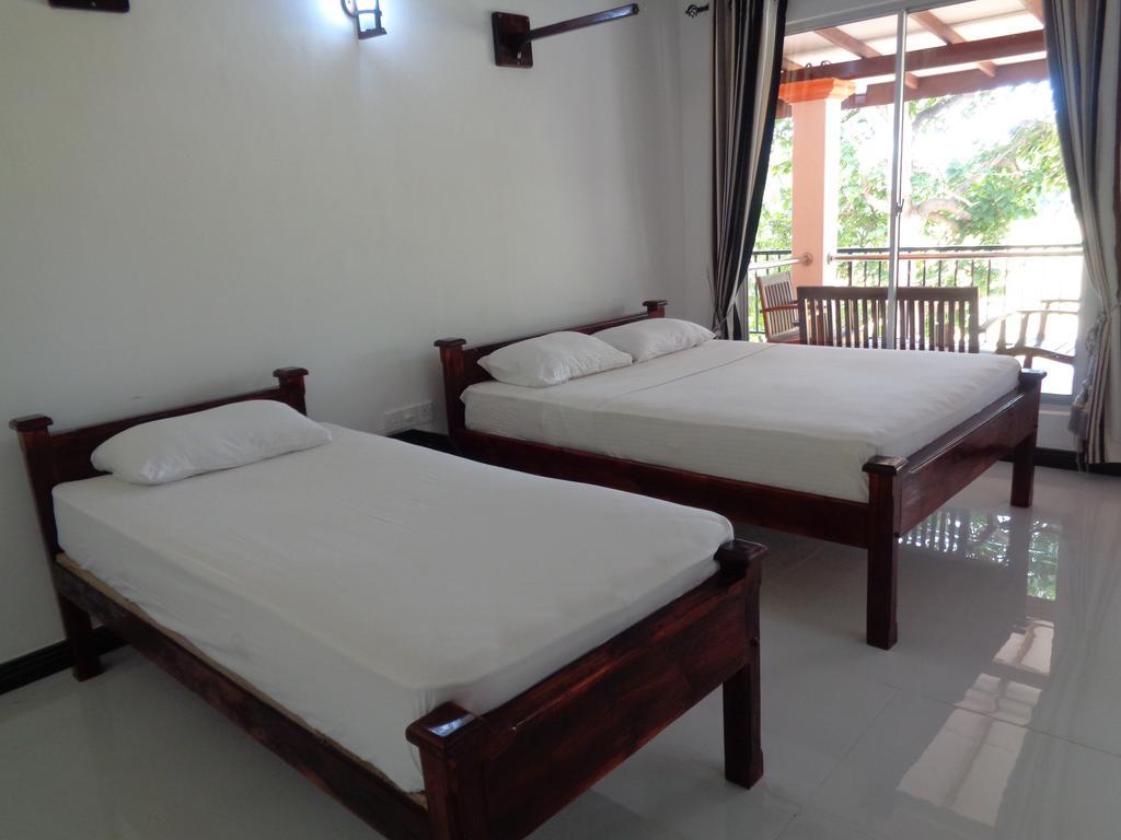 Man Guest Polonnaruwa Hotel Exterior foto