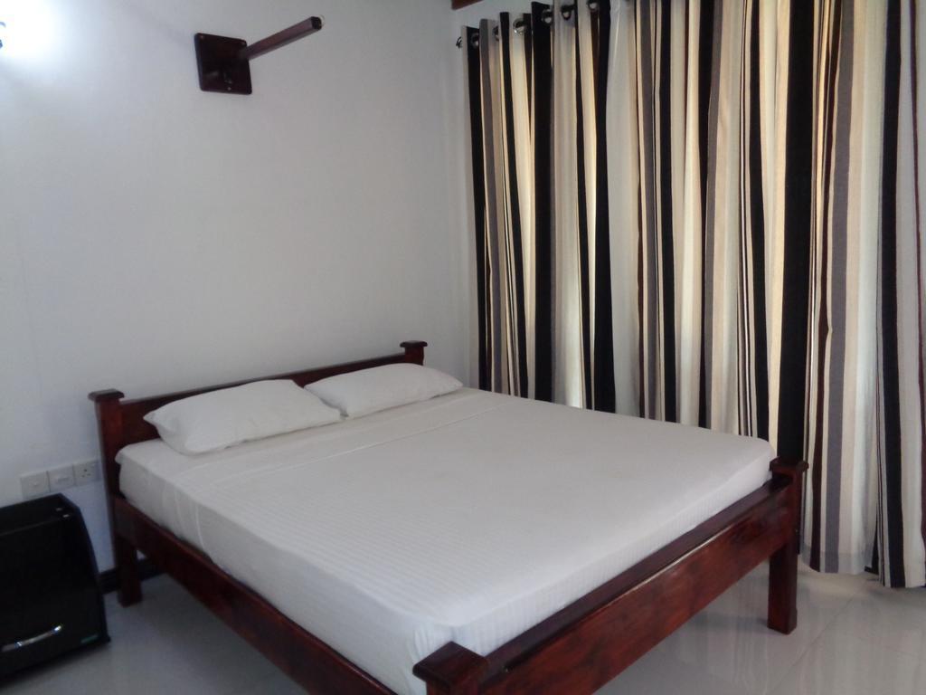 Man Guest Polonnaruwa Hotel Exterior foto