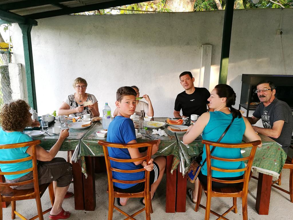 Man Guest Polonnaruwa Hotel Exterior foto